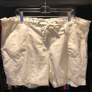 Izod - White Shorts